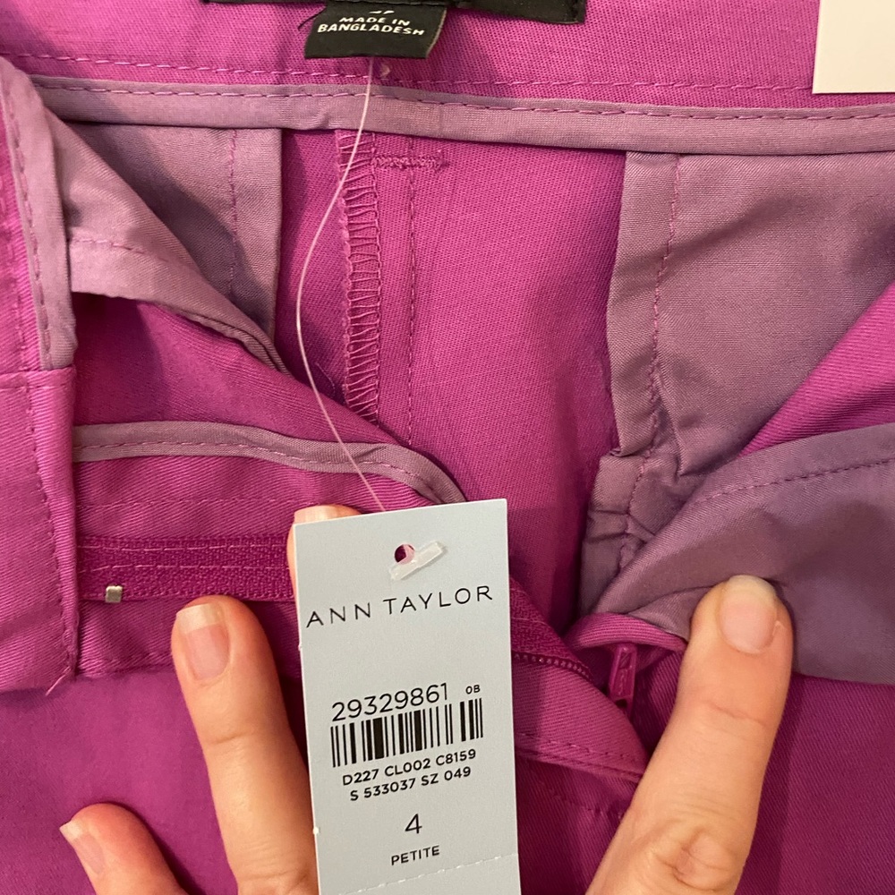 NWT Size 4 petite Ann Taylor loft Marisa crop in Orchid, last pic just for fit